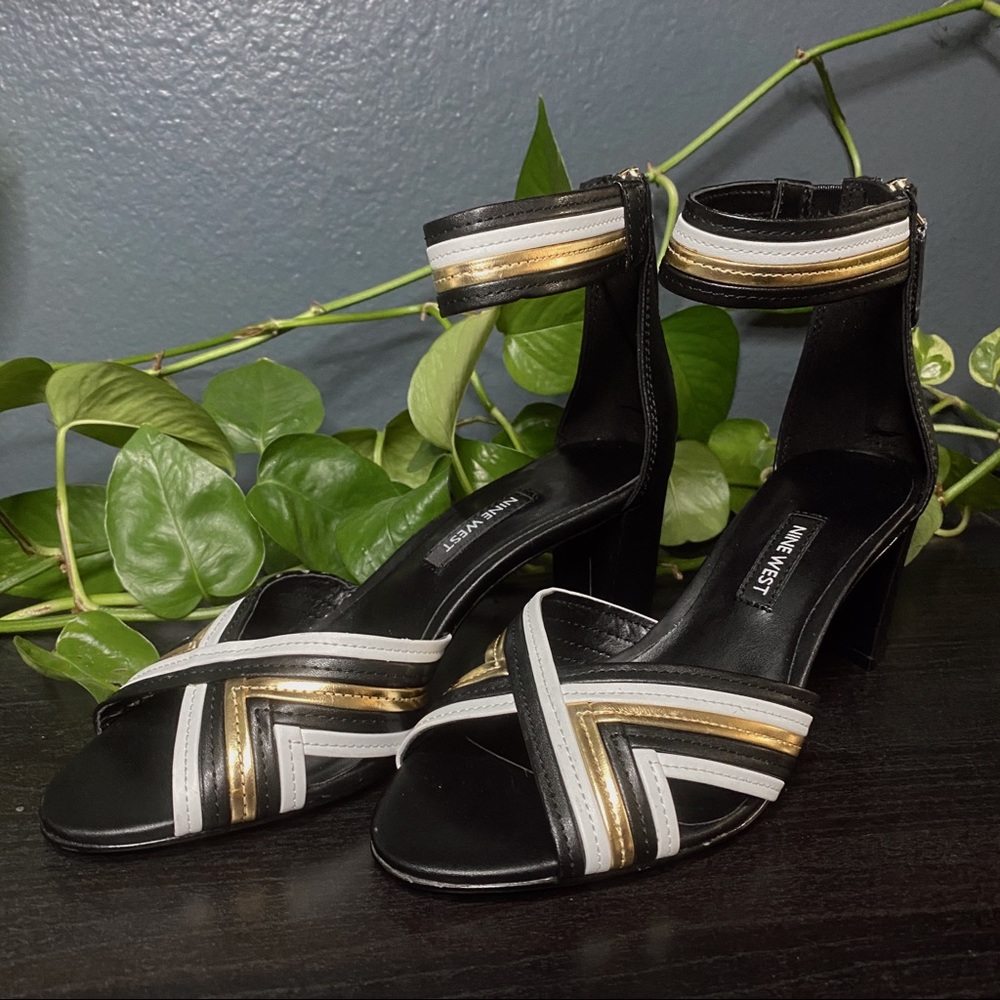 Nine West Ankle Strap Gold & Black Block Heel - Picture 3 of 6